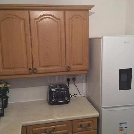 Quiet Residential Area Within Easy Reach Of Town Apartment Manchester Luaran gambar